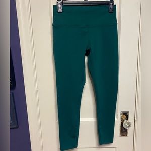 Fabletics green yoga pants, in great condition, size medium